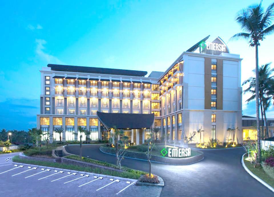 Emersia Hotel & Resort Batusangkar Ngoại thất bức ảnh